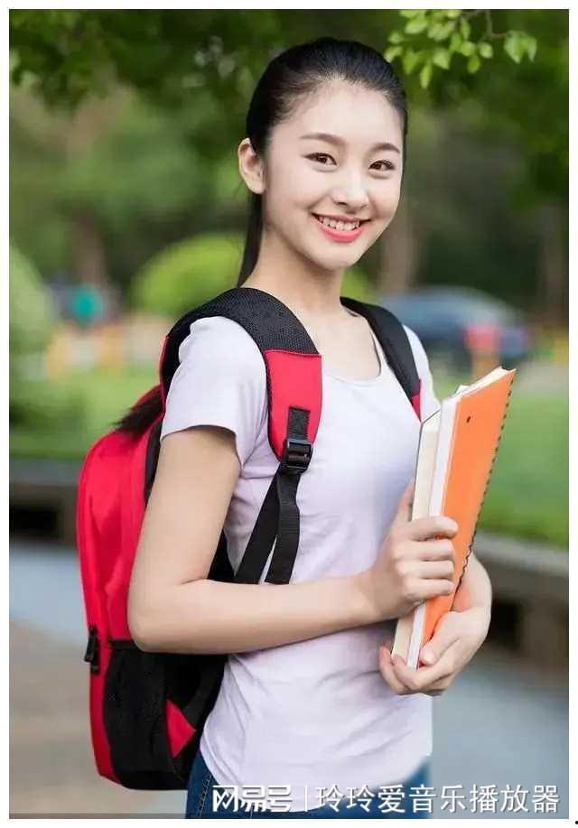 娱乐吃瓜酱女中学生,揭秘女中学生吃瓜酱的娱乐生活